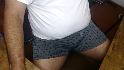 Snapshot of gato27cam chatting on 10/12/25, 10:47 Marco online show from 10/12/25, 10:47