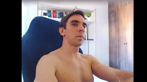 gatosarado23 online show from 09/30/25, 05:51