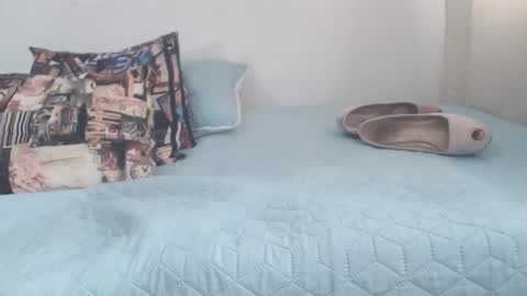 Snapshot of gatosex70 chatting on 02/14/25, 04:41 Lucy Fernanda online show from 02/14/25, 04:41