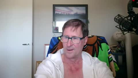 Snapshot of gatsby2025 chatting on 09/27/25, 03:00 gatsby2025 online show from 09/27/25, 03:00