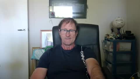 Snapshot of gatsby2025 chatting on 11/27/25, 01:29 gatsby2025 online show from 11/27/25, 01:29