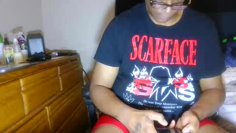 Snapshot of gawdzkumn chatting on 12/16/25, 05:18 GaWdZKuMn online show from 12/16/25, 05:18