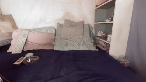 gayrobbin online show from 10/04/25, 12:03