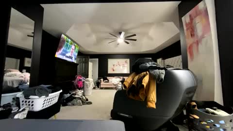 Snapshot of gaytomp402 chatting on 02/21/26, 09:43 GayTomP402 online show from 02/21/26, 09:43