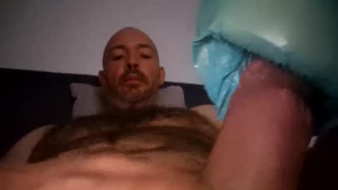 Snapshot of gazg1984 chatting on 06/08/26, 02:23 gazg1984 online show from 06/08/26, 02:23