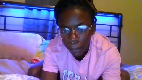 Snapshot of gbabii13 chatting on 10/17/25, 09:12 gbabii13 online show from 10/17/25, 09:12