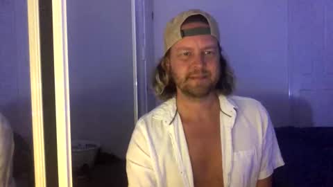 gcsurfer81 online show from 11/04/25, 08:35