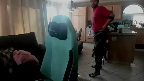 Snapshot of geekin27 chatting on 12/15/25, 07:29 geekin27 online show from 12/15/25, 07:29