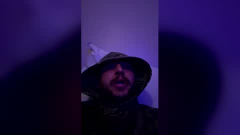 Snapshot of geekin27 chatting on 12/17/25, 05:46 geekin27 online show from 12/17/25, 05:46