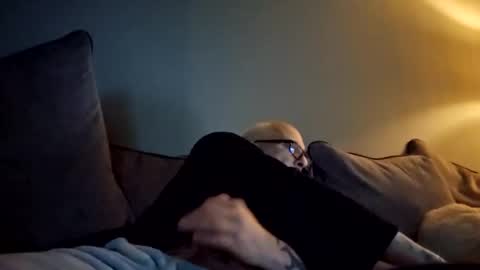 Snapshot of geeman987 chatting on 10/29/25, 08:21 geeman987 online show from 10/29/25, 08:21