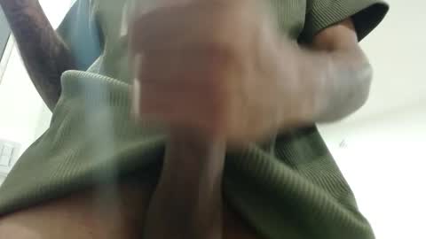 Snapshot of gekyunwasbanned chatting on 11/13/25, 12:20 Andrs online show from 11/13/25, 12:20