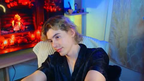 Snapshot of gemdominus chatting on 10/06/25, 12:52 Gem Dominus online show from 10/06/25, 12:52