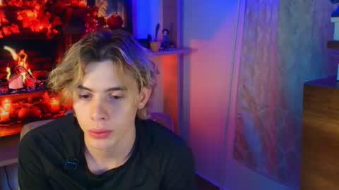 Snapshot of gemdominus chatting on 10/11/25, 04:44 Gem Dominus online show from 10/11/25, 04:44