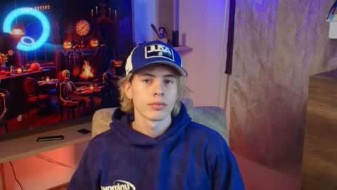 Snapshot of gemdominus chatting on 10/20/25, 12:00 Gem Dominus online show from 10/20/25, 12:00