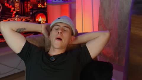 Snapshot of gemdominus chatting on 11/01/25, 12:56 Gem Dominus online show from 11/01/25, 12:56