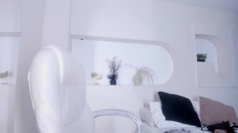 geminis muentes online show from 12/01/25, 11:59