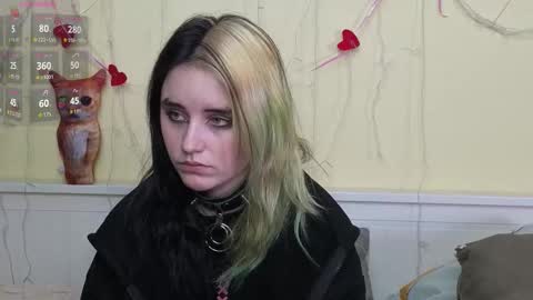 Ilona online show from 10/28/25, 07:27