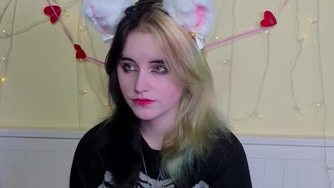 Ilona online show from 11/11/25, 06:08