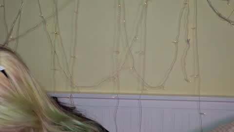 Ilona online show from 11/12/25, 06:19