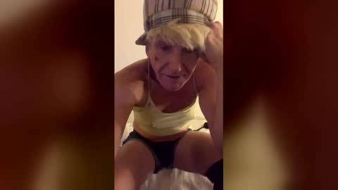 Snapshot of genderpalooza chatting on 12/03/25, 10:35 Lenzy LaCanada online show from 12/03/25, 10:35