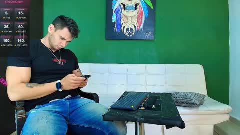 Snapshot of gendersonfit chatting on 11/03/25, 09:05 gendersonfit online show from 11/03/25, 09:05