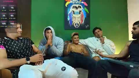 Snapshot of gendersonfit chatting on 11/14/25, 02:10 gendersonfit online show from 11/14/25, 02:10