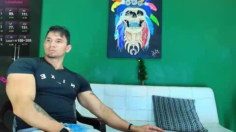 Snapshot of gendersonfit chatting on 11/26/25, 02:07 gendersonfit online show from 11/26/25, 02:07