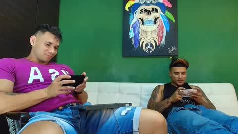 Snapshot of gendersonfit chatting on 11/28/25, 10:01 gendersonfit online show from 11/28/25, 10:01