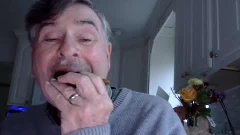 Snapshot of geneox chatting on 11/09/25, 01:53 GeneOx online show from 11/09/25, 01:53