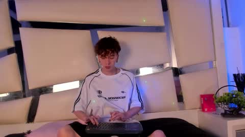 genesis_js online show from 11/21/25, 04:55