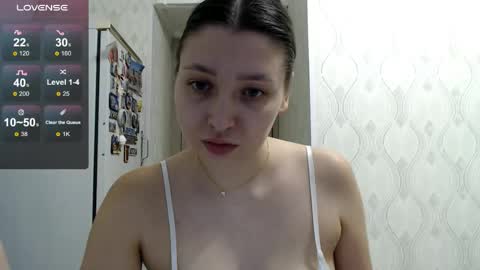 Snapshot of genev__ievee chatting on 05/27/26, 06:16 genev__ievee online show from 05/27/26, 06:16