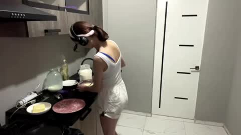 Riana online show from 04/10/26, 02:00