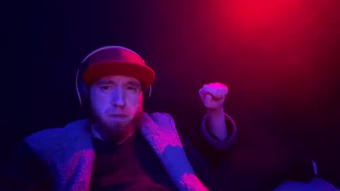 Snapshot of genitalwars chatting on 11/24/25, 07:41 genitalwars online show from 11/24/25, 07:41