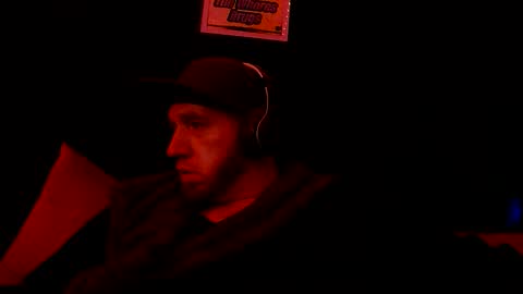 Snapshot of genitalwars chatting on 12/16/25, 11:26 genitalwars online show from 12/16/25, 11:26