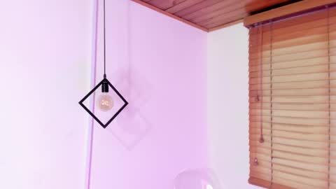 Snapshot of gennesis_love chatting on 12/20/25, 04:08 Sofia online show from 12/20/25, 04:08