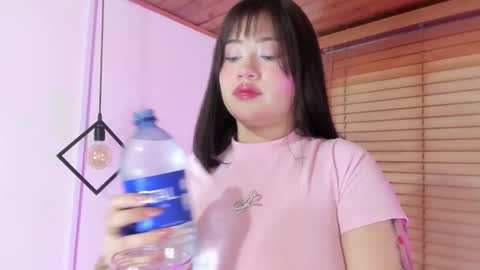 Snapshot of gennesis_love chatting on 12/21/25, 03:24 Sofia online show from 12/21/25, 03:24