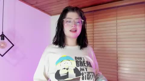 Snapshot of gennesis_love chatting on 12/23/25, 04:10 Sofia online show from 12/23/25, 04:10