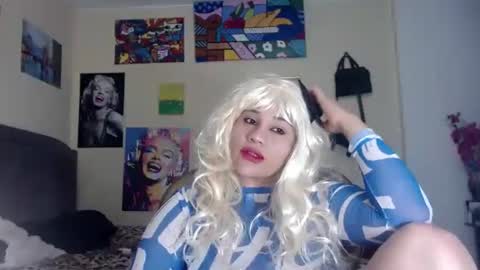 Snapshot of gensesisex chatting on 11/17/25, 01:00 gensesisex online show from 11/17/25, 01:00