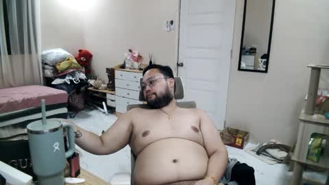 Snapshot of geohgreat chatting on 10/29/25, 12:02 ChubbyG online show from 10/29/25, 12:02