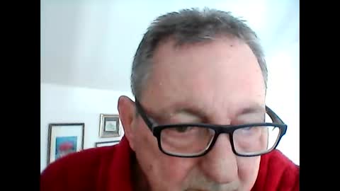 Snapshot of georg1412 chatting on 10/29/25, 11:01 georg1412 online show from 10/29/25, 11:01