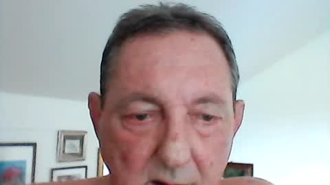 Snapshot of georg1412 chatting on 06/18/26, 11:58 georg1412 online show from 06/18/26, 11:58