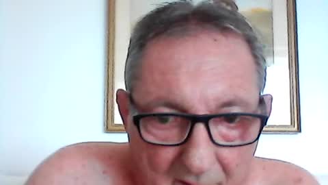 Snapshot of georg1412 chatting on 06/24/26, 01:21 georg1412 online show from 06/24/26, 01:21