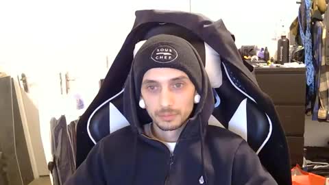 Snapshot of george71311 chatting on 12/17/24, 11:27 George2323 online show from 12/17/24, 11:27