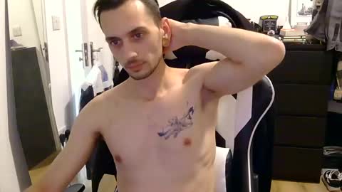 Snapshot of george71311 chatting on 01/05/25, 02:17 George2323 online show from 01/05/25, 02:17