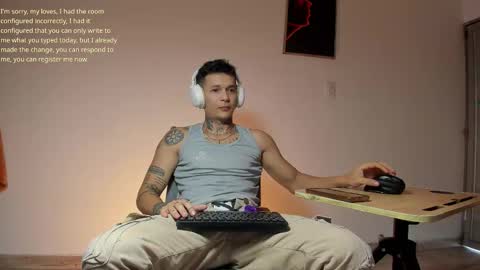 independent model online show from 11/30/25, 08:24