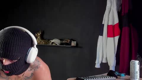 independent model online show from 03/20/26, 08:03