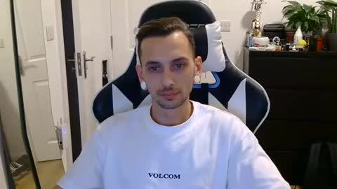 georgek0011 online show from 10/03/25, 02:52