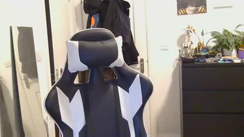 georgek0011 online show from 04/12/26, 12:26