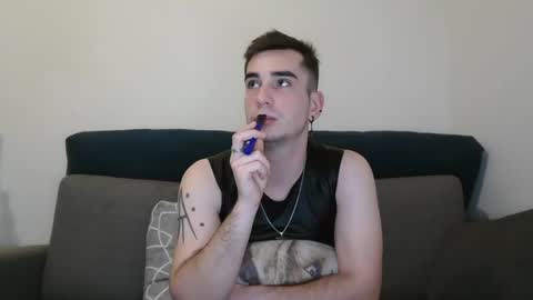 Snapshot of georgeyuno chatting on 01/11/25, 08:32 George Yuno online show from 01/11/25, 08:32