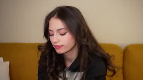 georgiamorandi online show from 12/15/25, 09:13